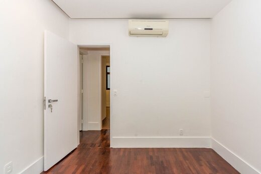 Conheça Quarto principal do imóvel - Apartamento 3 quartos à venda Laranjeiras, Rio de Janeiro - R$ 1.137.000 - II-36921-57995 - 10 Quarto principal - Apartamento 3 quartos à venda Laranjeiras, Rio de Janeiro - R$ 1.137.000 - II-36921-57995 - 10