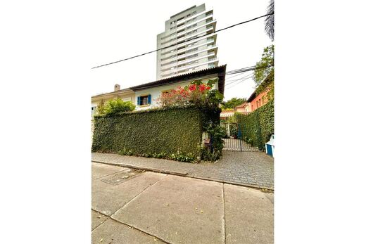 Casa em Paraíso