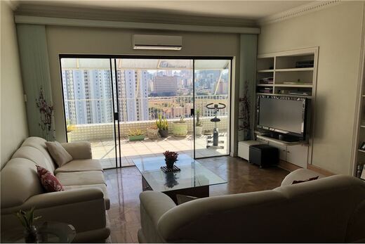 Apartamento em Cambuci