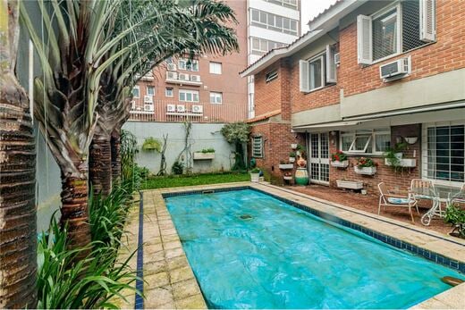 Casa para venda no bairro Boa Vista em Porto Alegre