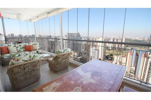 Apartamento em Paraíso