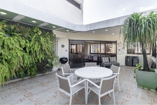 Apartamento em Jardim das Acácias