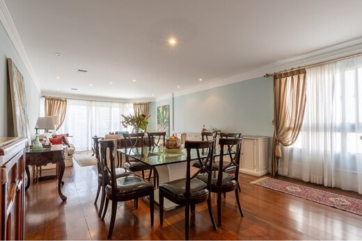 Apartamento em Moema