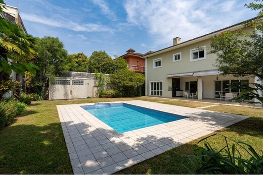 Casa em Jardim Leonor