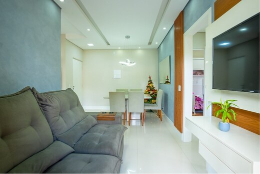 Apartamento em Jardim Tamoio