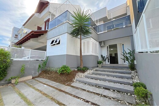 Casa para venda no bairro Hípica em Porto Alegre
