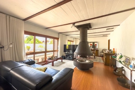Casa para venda no bairro Três Figueiras em Porto Alegre