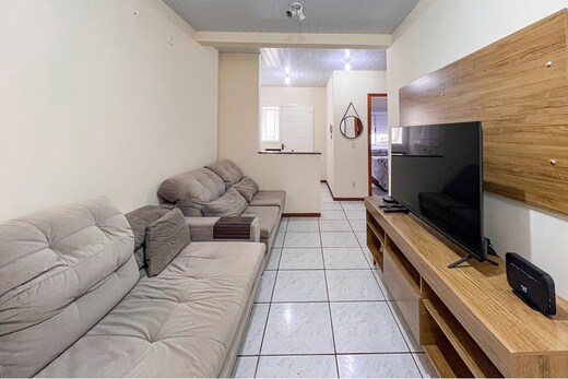 Casa em Condomínio para venda no bairro Olaria em Canoas