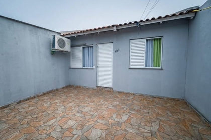 Casa para venda no bairro Guajuviras em Canoas
