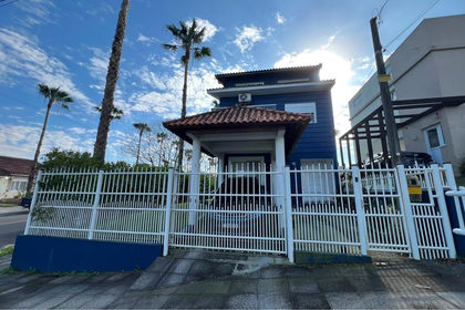 Casa em Condomínio para venda no bairro Lomba do Pinheiro em Porto Alegre