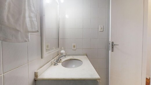 Conheça Banheiro do imóvel - Apartamento 2 quartos à venda Copacabana, Rio de Janeiro - R$ 1.810.000 - II-20219-33632 - 6 Banheiro - Apartamento 2 quartos à venda Copacabana, Rio de Janeiro - R$ 1.810.000 - II-20219-33632 - 6