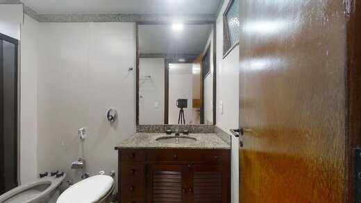 Conheça Banheiro do imóvel - Apartamento 2 quartos à venda Leblon, Rio de Janeiro - R$ 1.705.000 - II-20350-33856 - 31 Banheiro - Apartamento 2 quartos à venda Leblon, Rio de Janeiro - R$ 1.705.000 - II-20350-33856 - 31