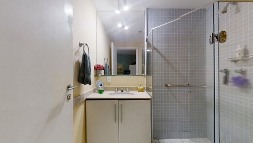 Conheça Banheiro do imóvel - Apartamento 1 quarto à venda Copacabana, Rio de Janeiro - R$ 649.000 - II-20827-34604 - 29 Banheiro - Apartamento 1 quarto à venda Copacabana, Rio de Janeiro - R$ 649.000 - II-20827-34604 - 29
