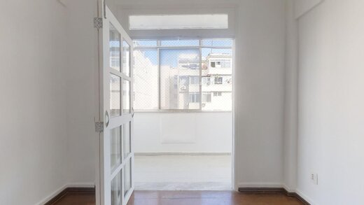 Conheça Quarto principal do imóvel - Apartamento 2 quartos à venda Copacabana, Rio de Janeiro - R$ 1.835.000 - II-21311-35384 - 15 Quarto principal - Apartamento 2 quartos à venda Copacabana, Rio de Janeiro - R$ 1.835.000 - II-21311-35384 - 15