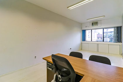 Sala para venda no bairro Passo da Areia em Porto Alegre