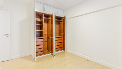 Conheça Quarto principal do imóvel - Ótimo Apartamento 4 Quartos Rua Timóteo da Costa Leblon - II-30120-48935 - 14 Quarto principal - Ótimo Apartamento 4 Quartos Rua Timóteo da Costa Leblon - II-30120-48935 - 14