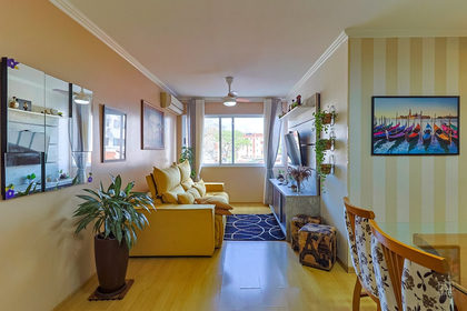 Apartamento para venda no bairro Vila Ipiranga em Porto Alegre