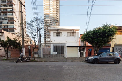 Casa em Vila Dom Pedro I