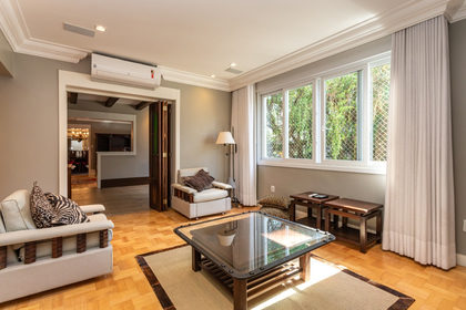 Apartamento para venda no bairro Moinhos de Vento em Porto Alegre