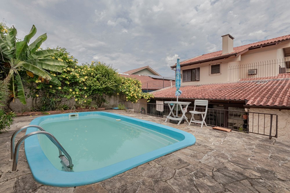 Casa para venda no bairro Jardim Itu em Porto Alegre