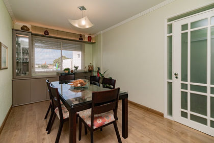 Apartamento para venda no bairro Vila Ipiranga em Porto Alegre