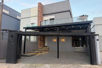 Casa em Lomba do Pinheiro