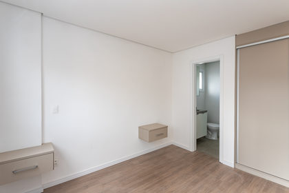 suite 4