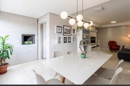Apartamento para venda no bairro Vila Ipiranga em Porto Alegre