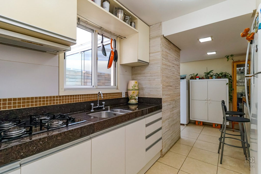 Casa para venda no bairro Jardim Itu em Porto Alegre