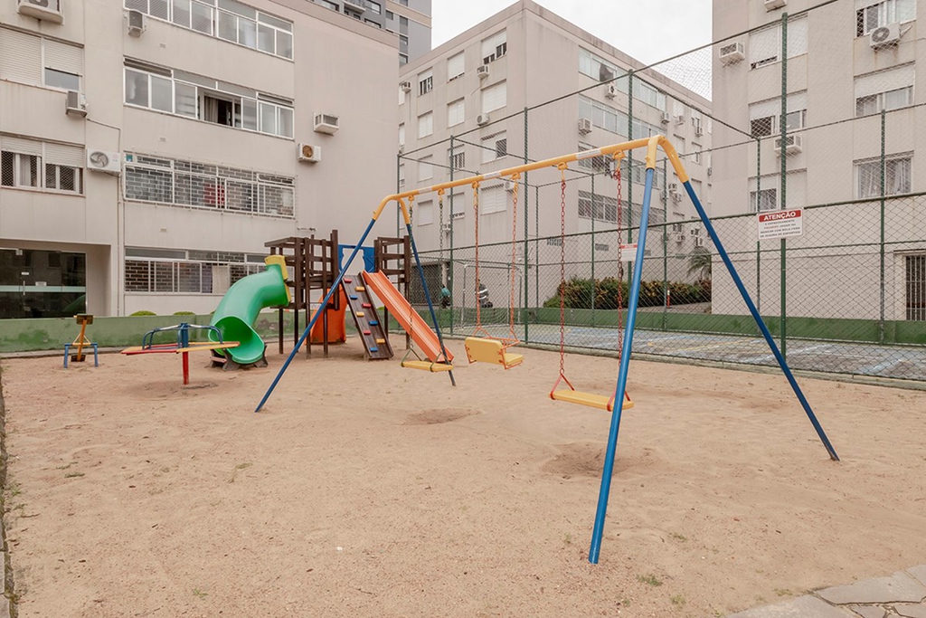 Apartamento para venda no bairro Vila Ipiranga em Porto Alegre