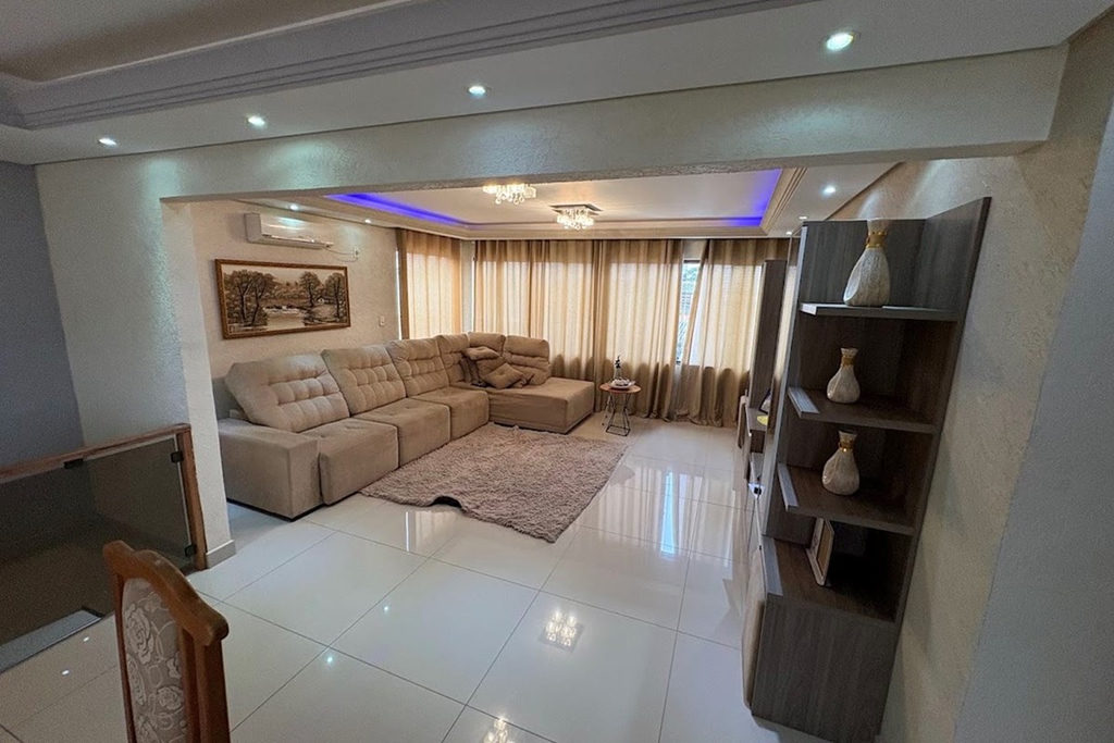 Casa para venda no bairro Santa Rosa de Lima em Porto Alegre