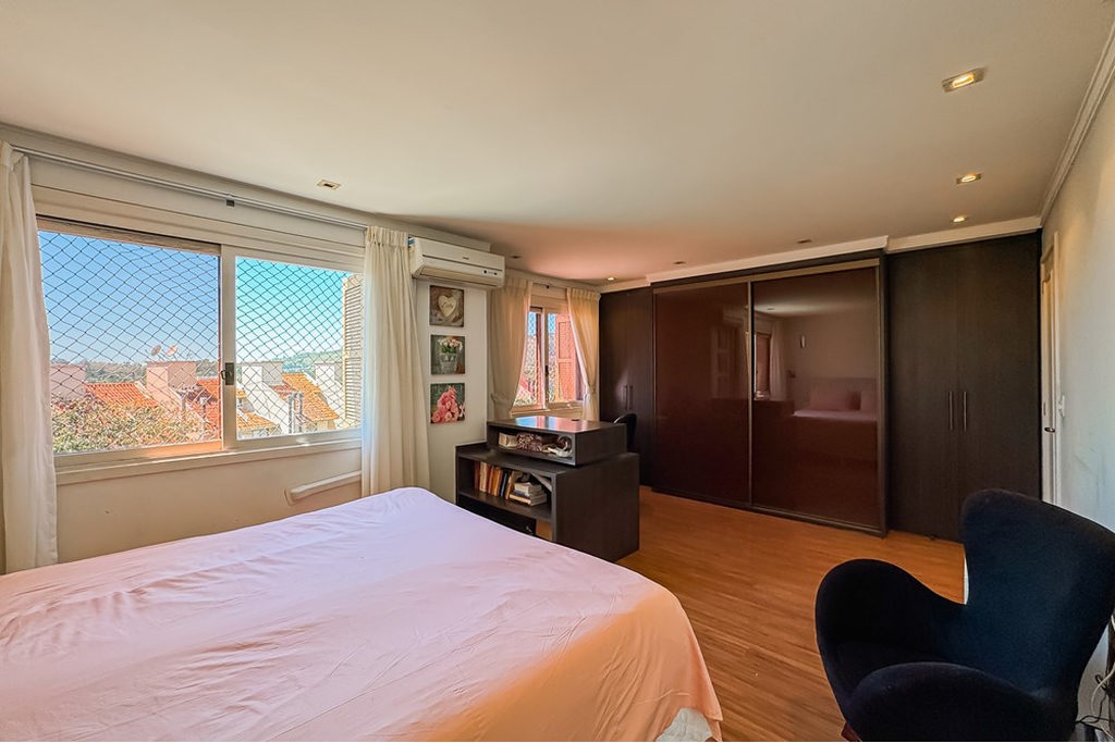 Apartamento para venda no bairro Jardim Itu Sabará em Porto Alegre