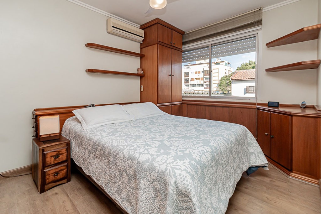 Apartamento para venda no bairro Vila Ipiranga em Porto Alegre