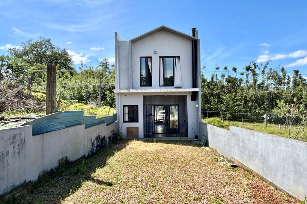Casa para venda no bairro Califórnia em Nova Santa Rita