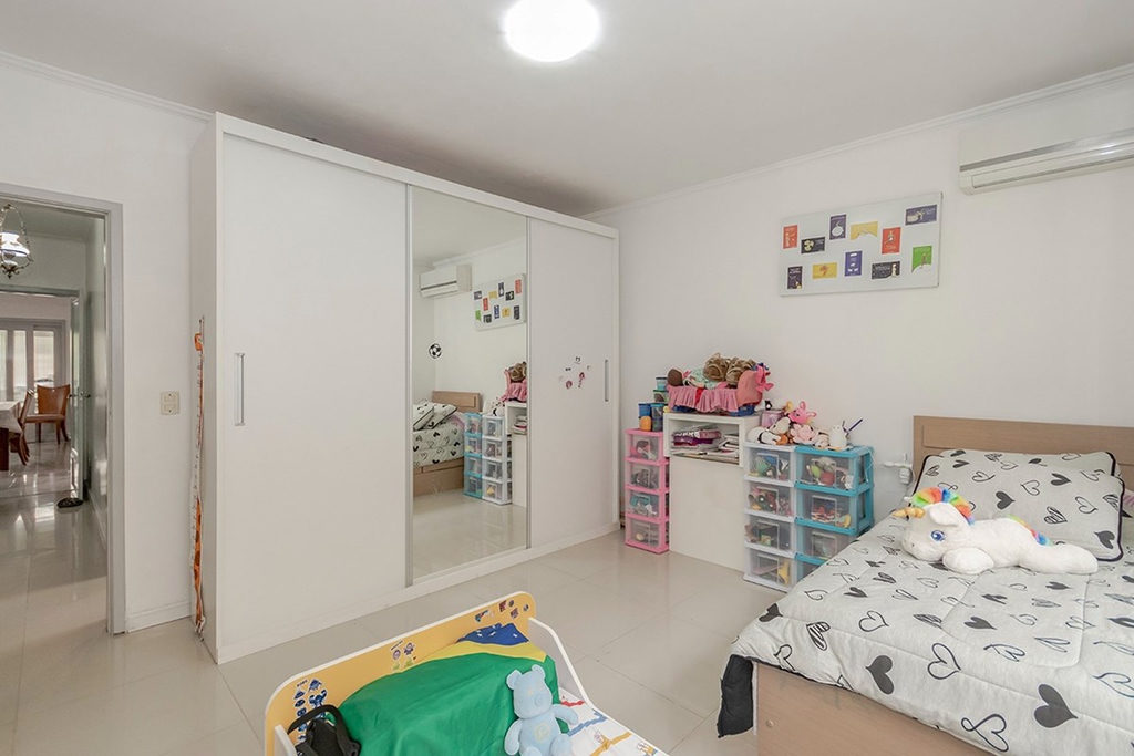 Casa para venda no bairro Três Figueiras em Porto Alegre