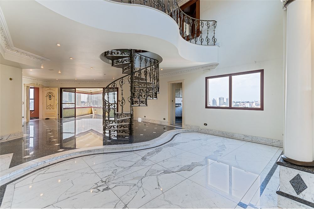 JAMADC 420 601781040-13 - LUXURY REAL ESTATE DISCOVERY