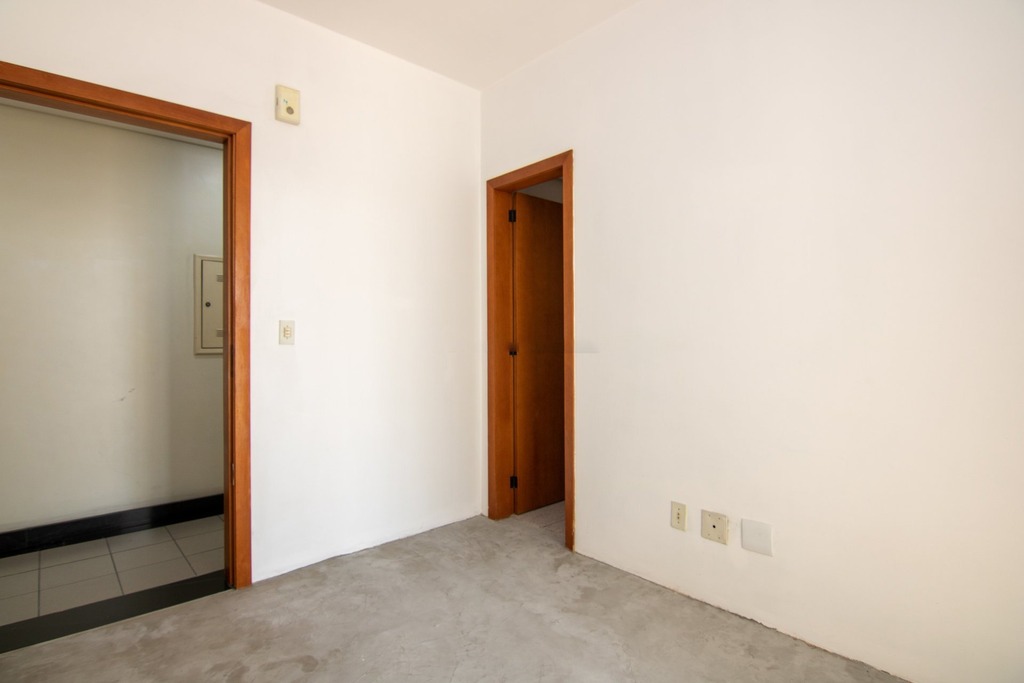 Sala para venda no bairro Petrópolis em Porto Alegre