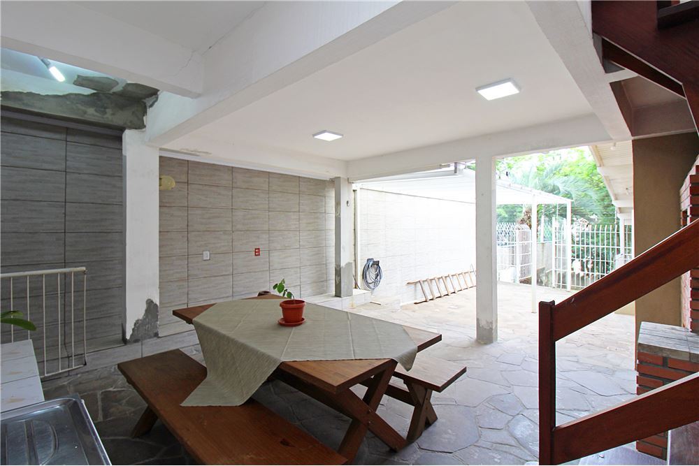 Casa à venda em Porto Alegre, Medianeira, com 3 quartos, 198m² - Geniale Imóveis