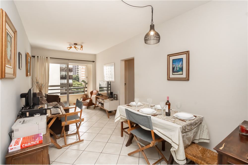 Apartamento à venda em São Paulo, Moema, com 2 quartos, 56m² - Carreyra Imobiliaria