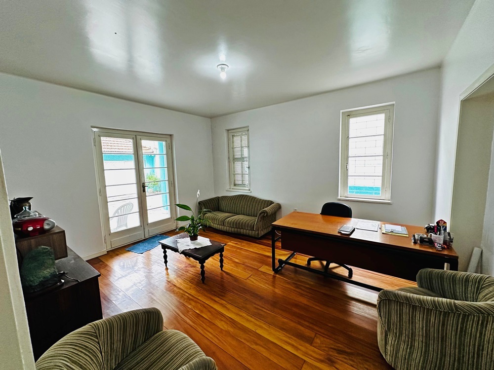 Casa à venda em Porto Alegre, Floresta, com 4 quartos, 278m² - ORA EMPREENDIMENTOS IMOBILIÁRIOS