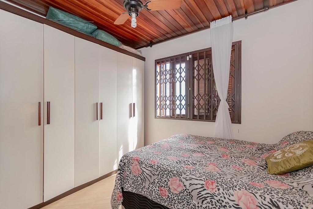 Casa para venda no bairro Jardim Itu Sabará em Porto Alegre