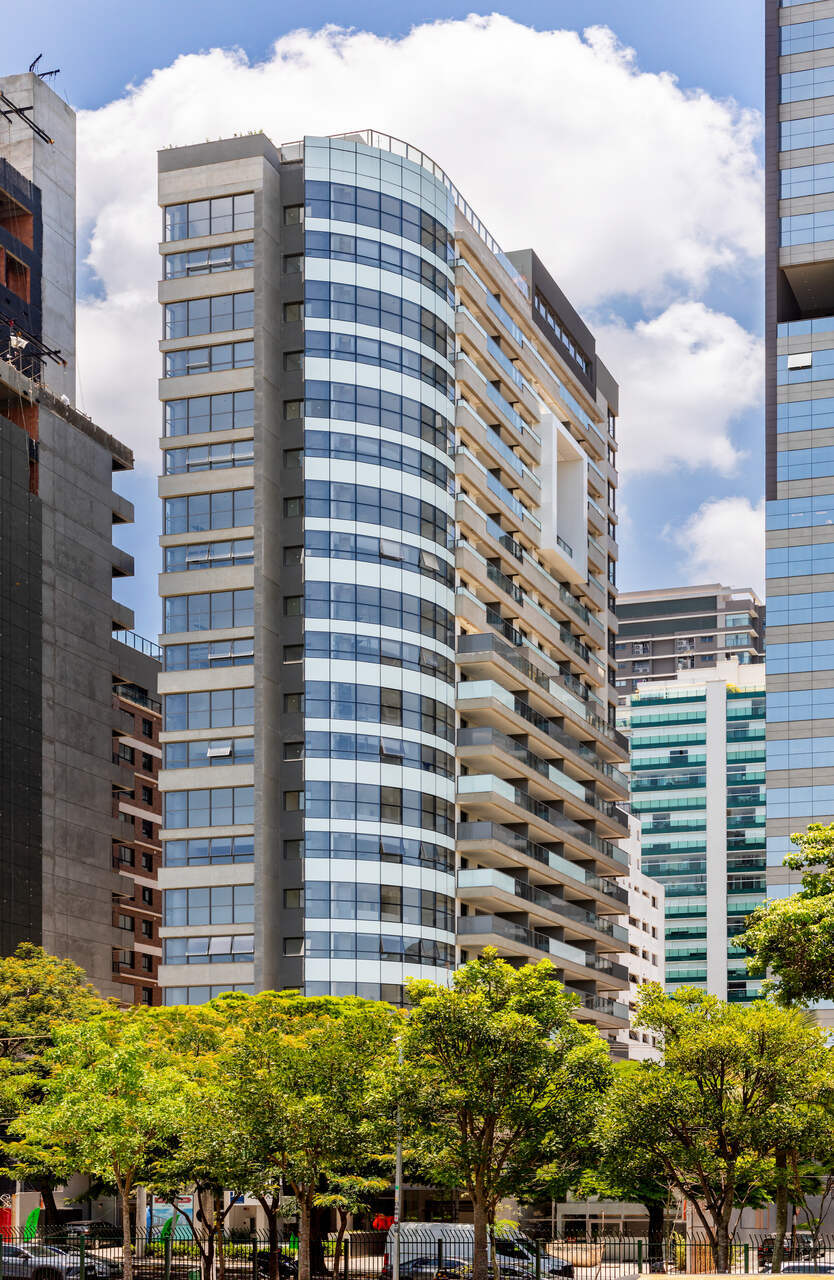 Apartamento à venda em São Paulo, Moema, com 1 quarto, 45,8m² - Carreyra Imobiliaria