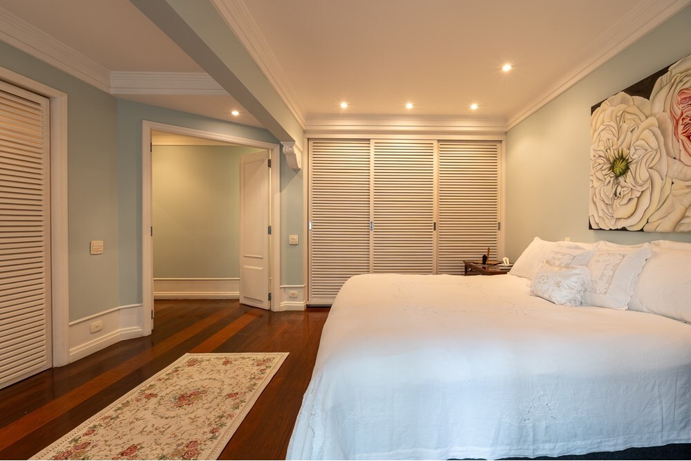 Apartamento à venda em São Paulo, Moema, com 5 quartos, 287m² - Carreyra Imobiliaria