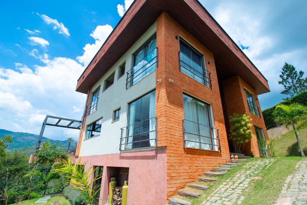 Fachada - Casa de condomínio à venda em Domingos Martins, São Paulo do Aracê, com 5 quartos, 133m²
