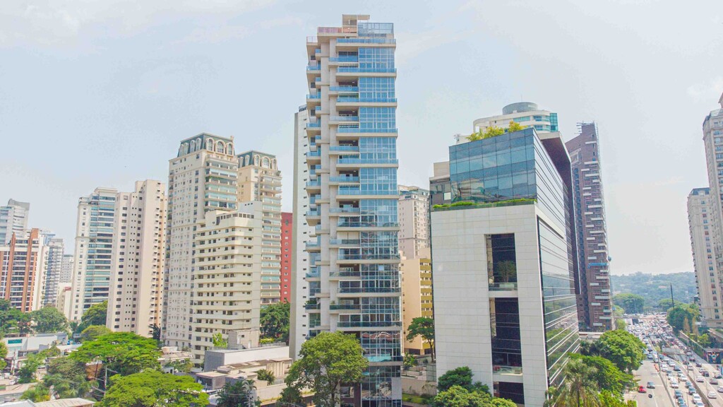 Cobertura à venda em São Paulo, Itaim Bibi, com 3 quartos, 298m² - Carreyra Imobiliaria
