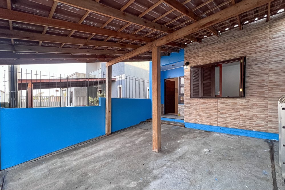Casa à venda com 2 quartos, 45m² - Foto 4