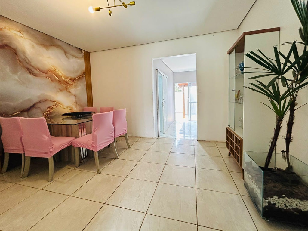 Casa para venda no bairro Vila Nova em Porto Alegre