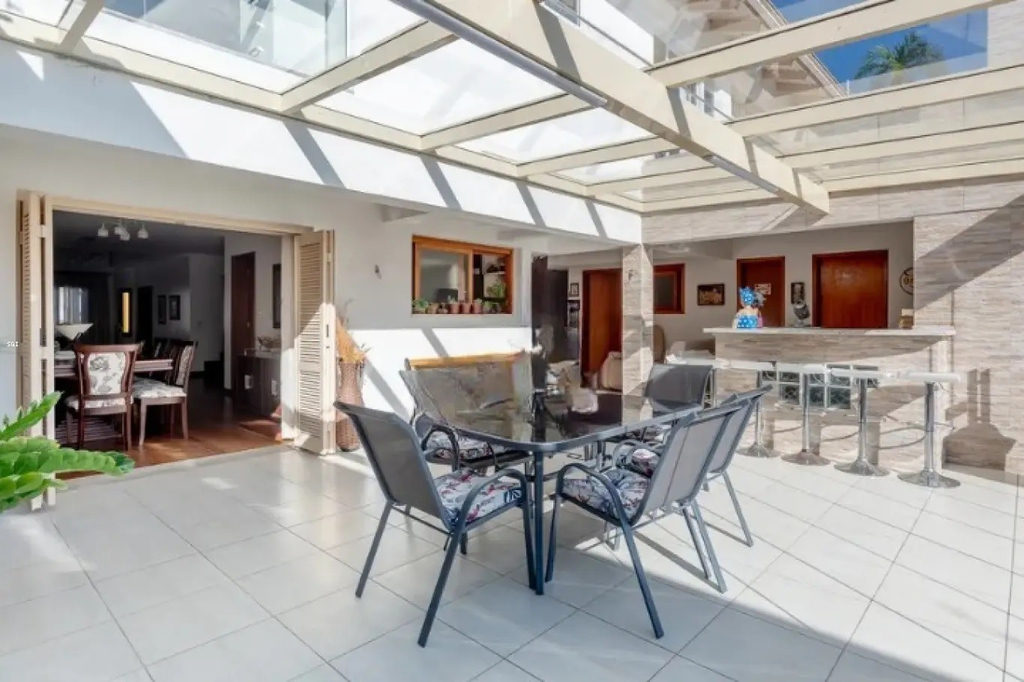 Casa para venda no bairro Jardim Itu em Porto Alegre