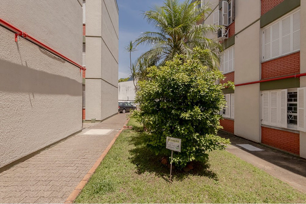 Apartamento para venda no bairro Medianeira em Porto Alegre