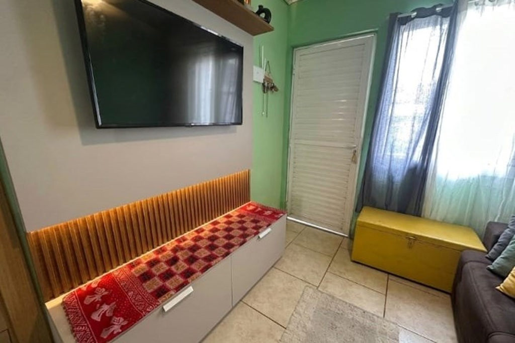 Casa para venda no bairro Guajuviras em Canoas